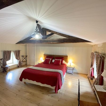 Chambres D'Hotes Le Tilleul Saint-Hilaire-des-Loges Esterno foto
