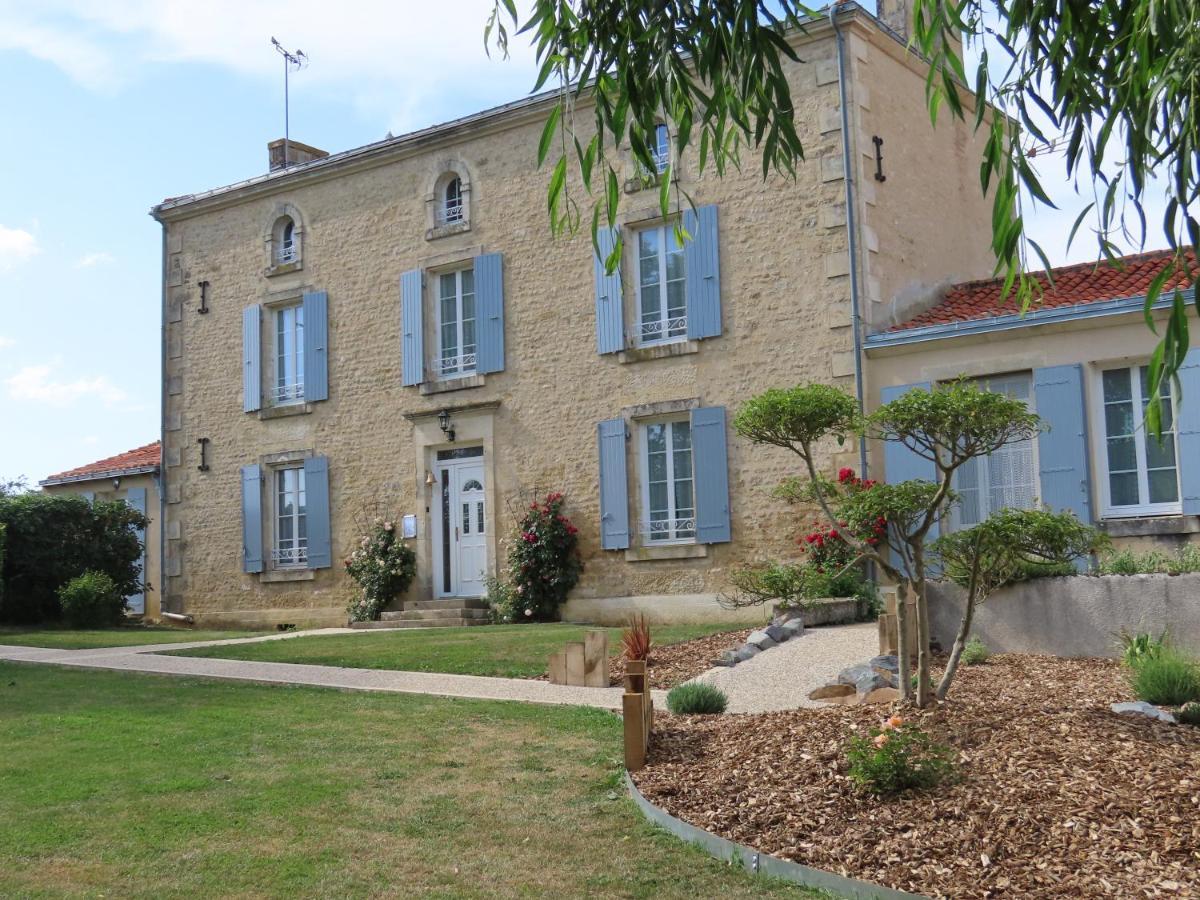 Chambres D'Hotes Le Tilleul Saint-Hilaire-des-Loges Esterno foto