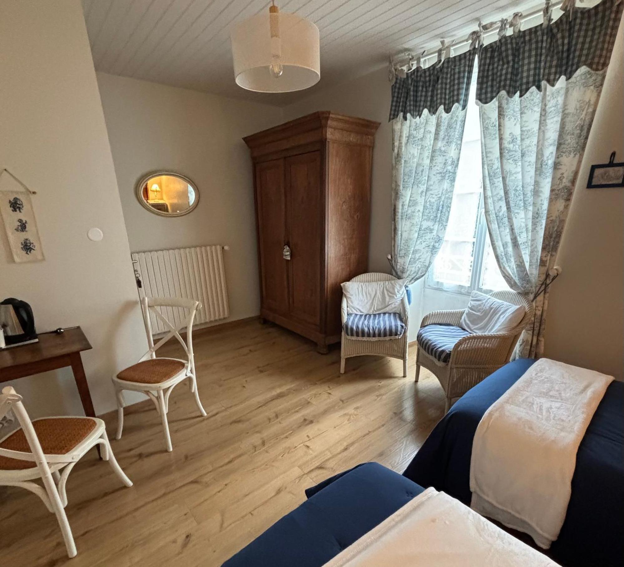 Chambres D'Hotes Le Tilleul Saint-Hilaire-des-Loges Esterno foto
